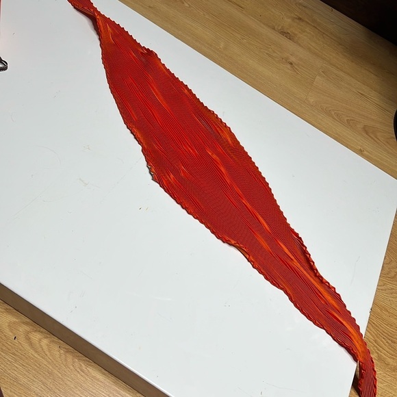 Hermès - Plissé Silk Handkerchie - Silk Orange Pleated Scarf with Box - Unworn - Picture 5 of 8